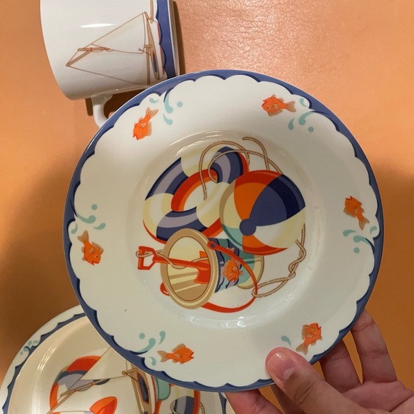 π Tiffany Seashore China Set - Picture 5 of 11